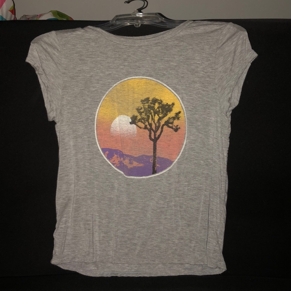 Super soft and light, American eagle T-shirt